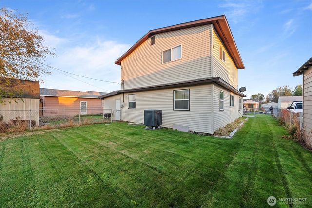 2208 W Spruce, Moses Lake, WA 98837