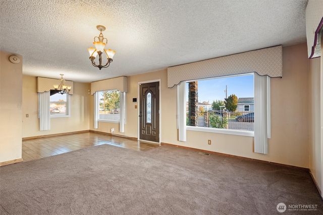 2208 W Spruce, Moses Lake, WA 98837