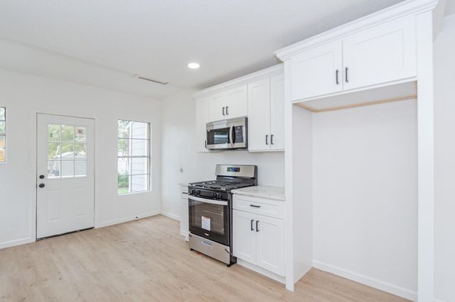 320 E Murrill Street, Baytown, TX 77520