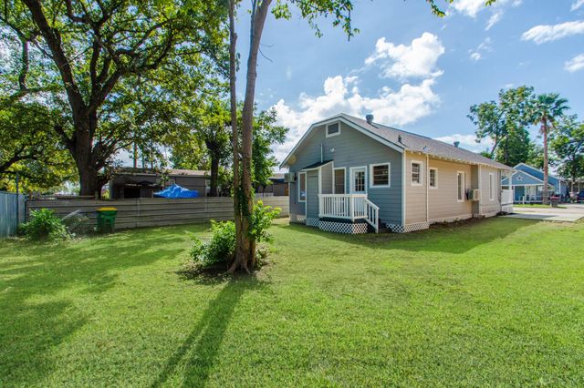 320 E Murrill Street, Baytown, TX 77520
