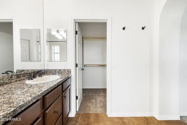 3935 E ROUGH RIDER Road 1240, Phoenix, AZ 85050