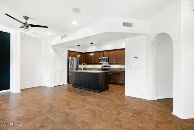 3935 E ROUGH RIDER Road 1240, Phoenix, AZ 85050