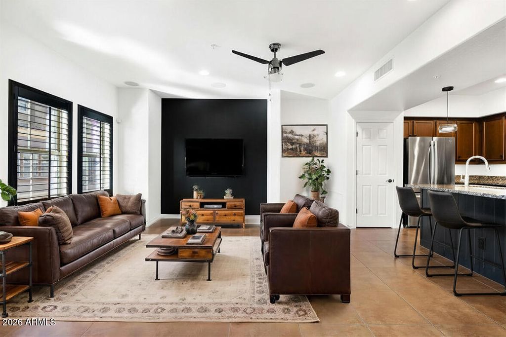 3935 E ROUGH RIDER Road 1240, Phoenix, AZ 85050
