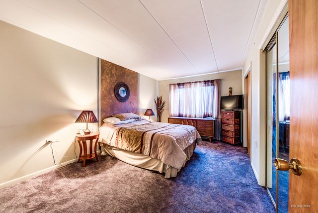 940 Holbrook Road 33B, Homewood, IL 60430