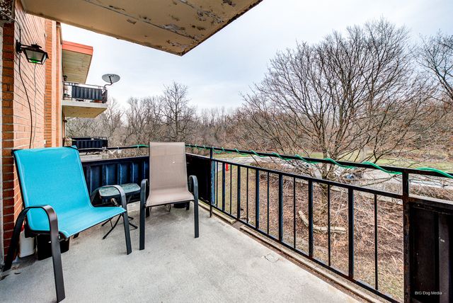 940 Holbrook Road 33B, Homewood, IL 60430