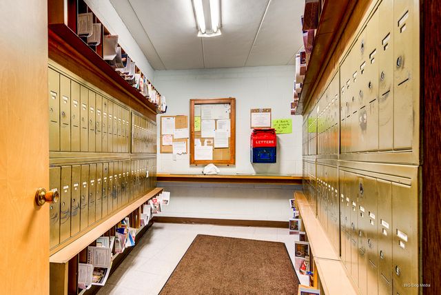 940 Holbrook Road 33B, Homewood, IL 60430