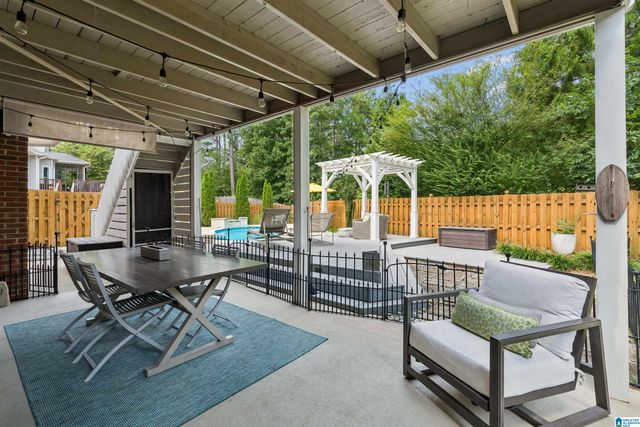 109 BROADMOOR LANE, Alabaster, AL 35007