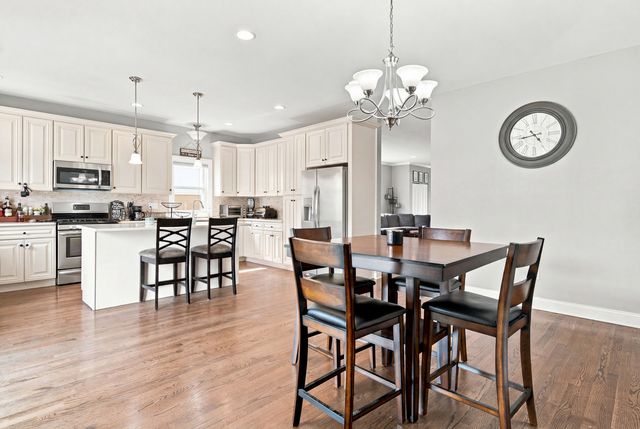 5337 W Barry Avenue, Chicago, IL 60641