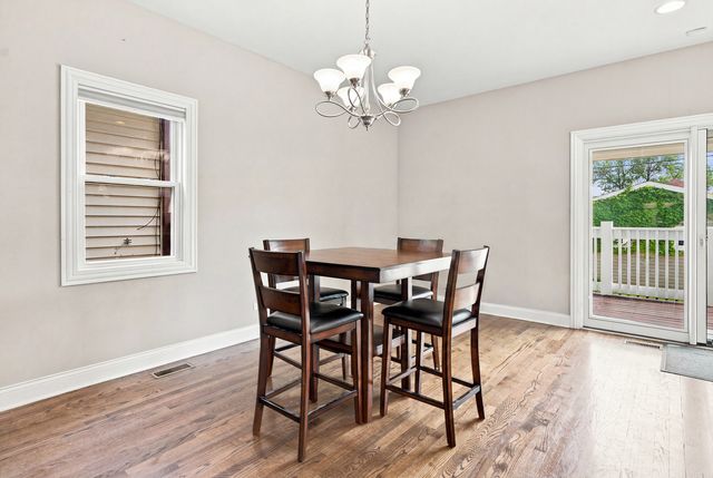 5337 W Barry Avenue, Chicago, IL 60641