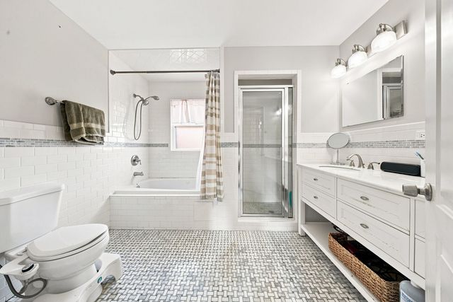 5337 W Barry Avenue, Chicago, IL 60641