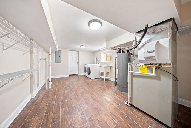 5337 W Barry Avenue, Chicago, IL 60641
