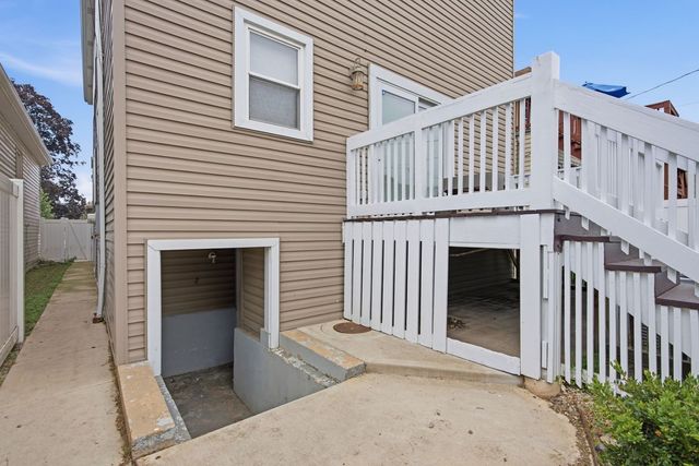 5337 W Barry Avenue, Chicago, IL 60641