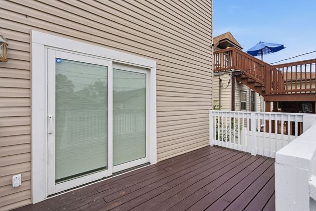 5337 W Barry Avenue, Chicago, IL 60641