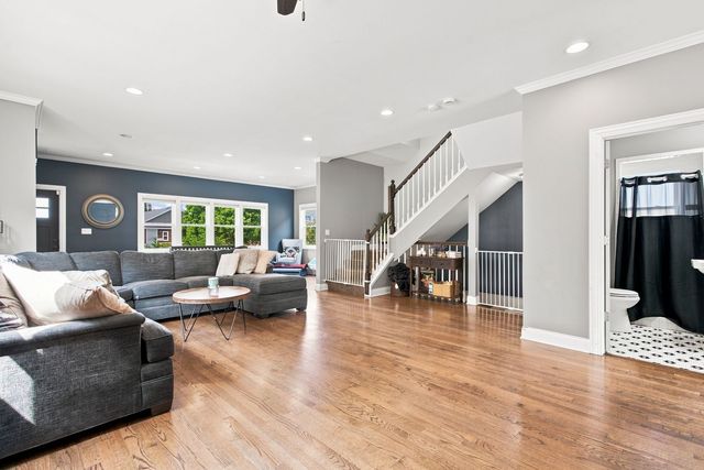 5337 W Barry Avenue, Chicago, IL 60641