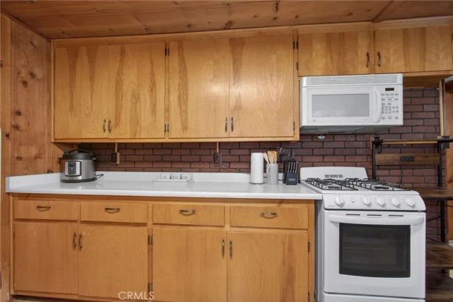 1674 Twin Lakes, Wrightwood, CA 92397