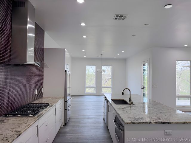 8307 S Allegheny Drive, Tulsa, OK 74137