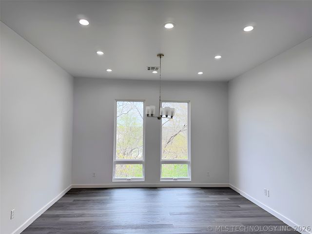 8307 S Allegheny Drive, Tulsa, OK 74137