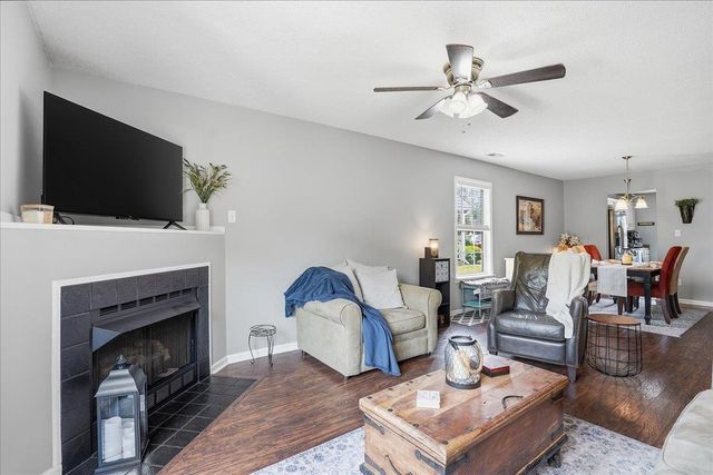 502 W Calhoun Crossing Court, Spartanburg, SC 29307