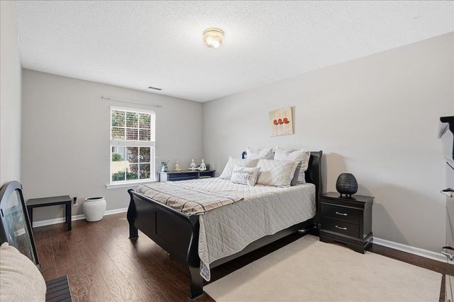 502 W Calhoun Crossing Court, Spartanburg, SC 29307