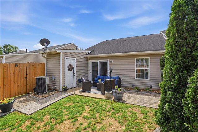 502 W Calhoun Crossing Court, Spartanburg, SC 29307