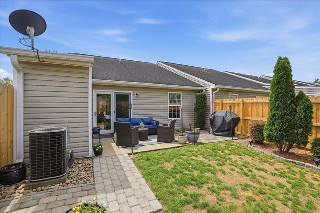 502 W Calhoun Crossing Court, Spartanburg, SC 29307