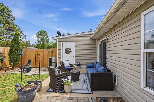 502 W Calhoun Crossing Court, Spartanburg, SC 29307