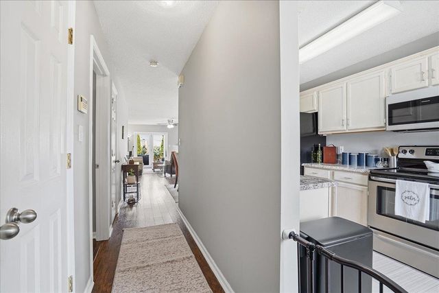 502 W Calhoun Crossing Court, Spartanburg, SC 29307