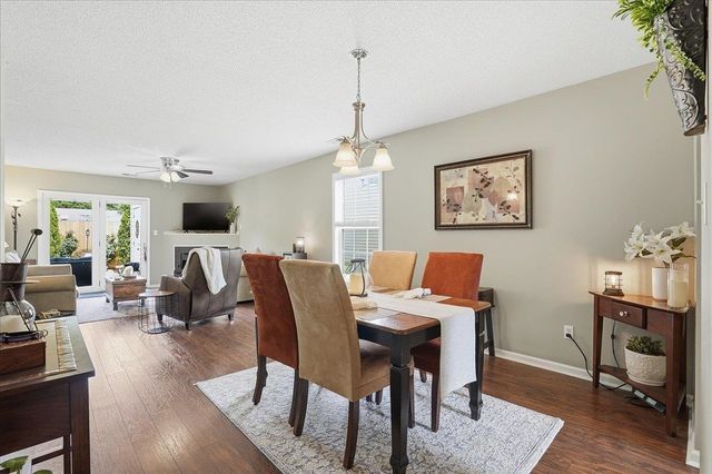 502 W Calhoun Crossing Court, Spartanburg, SC 29307
