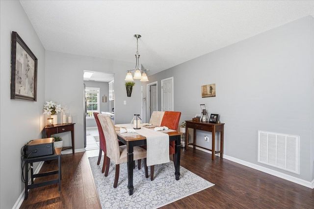502 W Calhoun Crossing Court, Spartanburg, SC 29307