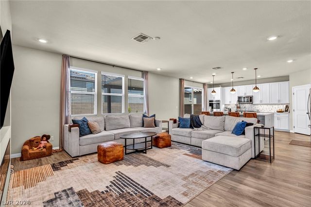 8186 Guadiano Avenue, Las Vegas, NV 89113