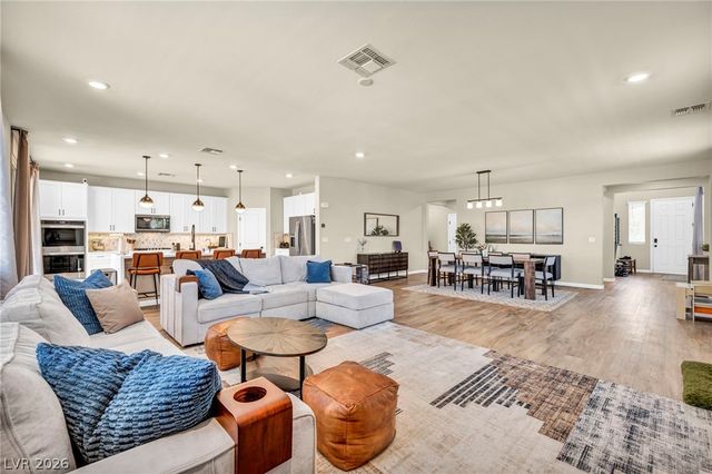 8186 Guadiano Avenue, Las Vegas, NV 89113
