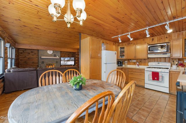 325 Belgrade Street, Schaghticoke, NY 12182