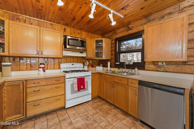 325 Belgrade Street, Schaghticoke, NY 12182