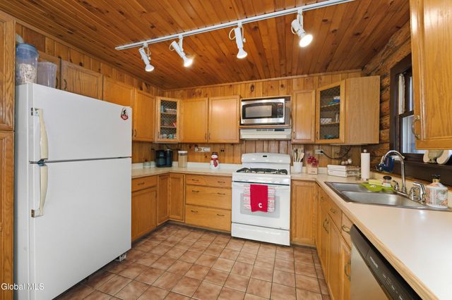 325 Belgrade Street, Schaghticoke, NY 12182