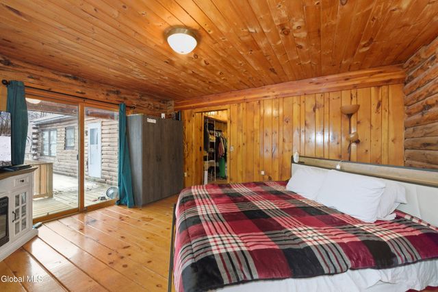 325 Belgrade Street, Schaghticoke, NY 12182