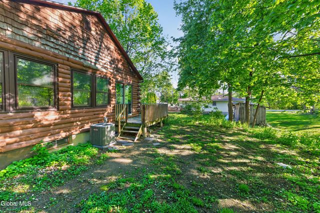 325 Belgrade Street, Schaghticoke, NY 12182