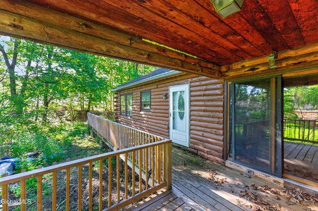 325 Belgrade Street, Schaghticoke, NY 12182