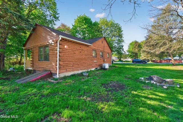 325 Belgrade Street, Schaghticoke, NY 12182