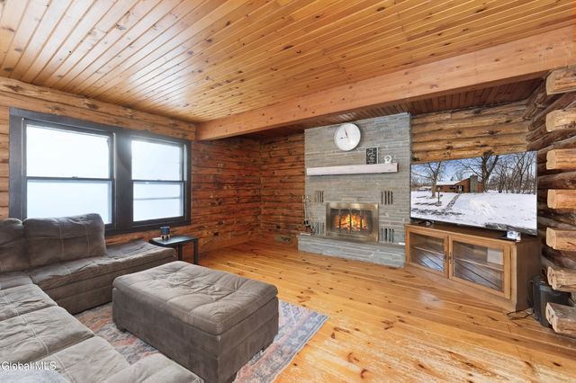 325 Belgrade Street, Schaghticoke, NY 12182