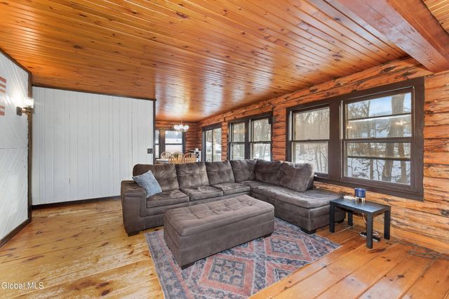 325 Belgrade Street, Schaghticoke, NY 12182