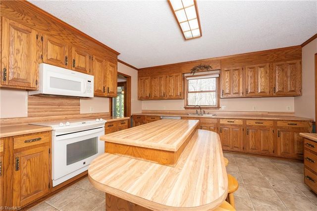 133 Carolina Avenue, Mocksville, NC 27028