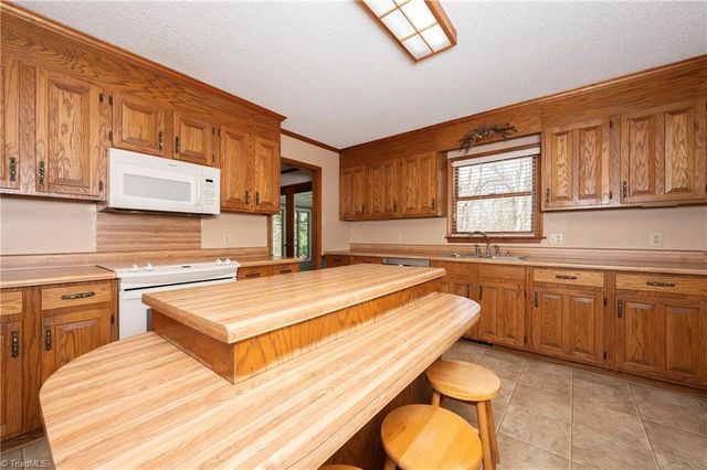 133 Carolina Avenue, Mocksville, NC 27028