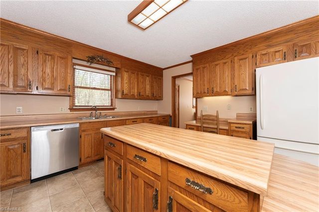 133 Carolina Avenue, Mocksville, NC 27028