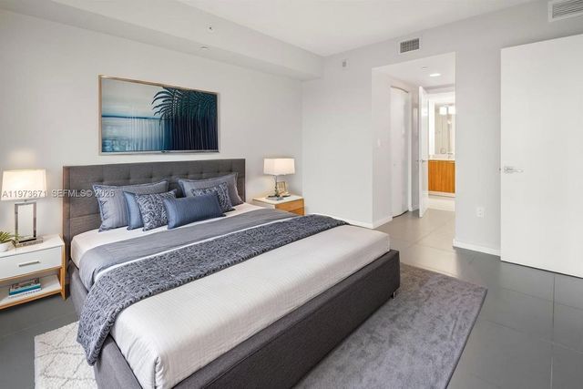 5252 NW 85th Ave 311, Doral, FL 33166