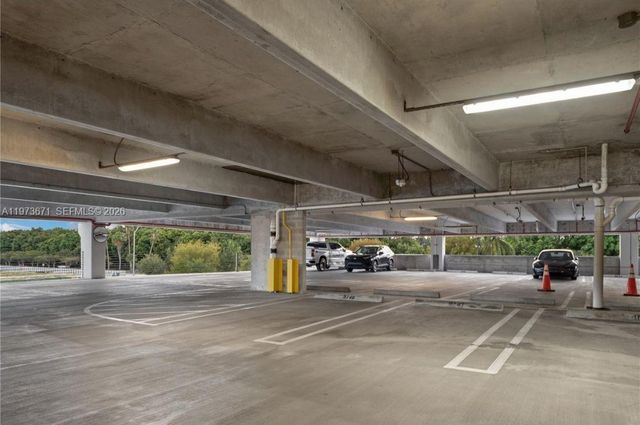 5252 NW 85th Ave 311, Doral, FL 33166