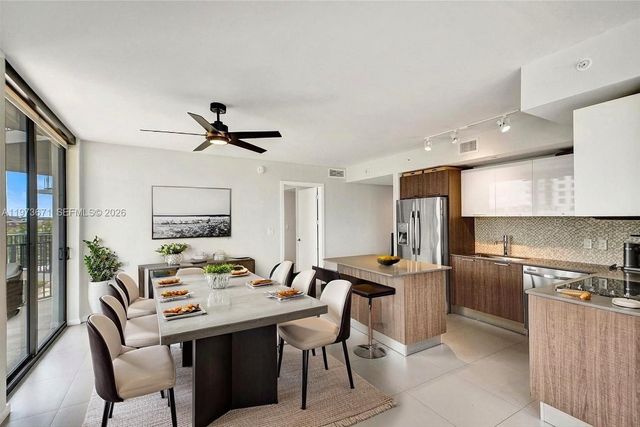 5252 NW 85th Ave 311, Doral, FL 33166