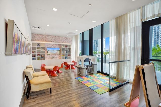 5252 NW 85th Ave 311, Doral, FL 33166