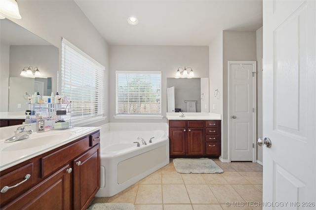 505 N Vine Street, Jenks, OK 74037