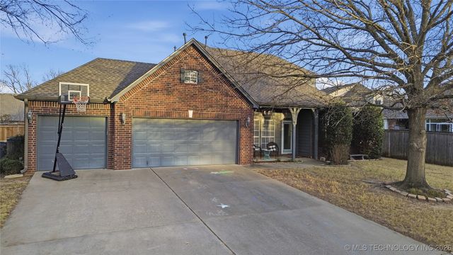 505 N Vine Street, Jenks, OK 74037
