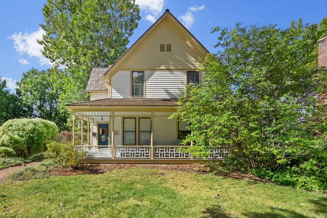 4816 Linscott Avenue, Downers Grove, IL 60515